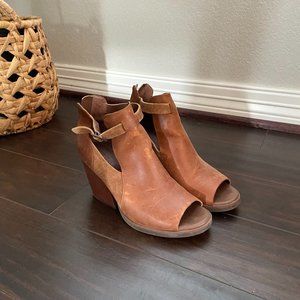 Korks Stella Peep Toe Bootie